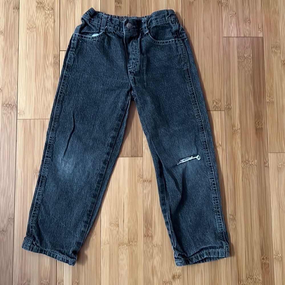 Size 4t Disney Distressed Jeans ✨
